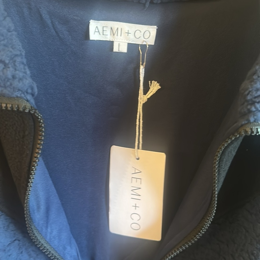 AEMI+CO Two Tone Half Zip Sherpa Sweatshirt Navy Pockets Womens Size Large - Picture 10 of 12